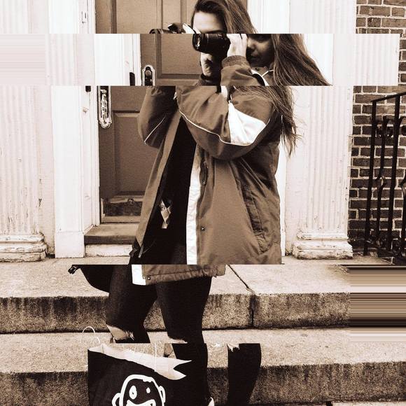 Meet your Posher, Emilie - Picture 1 of 1